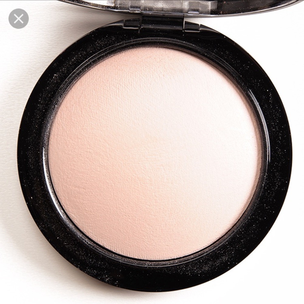 MAC Warm Rose mineralize skinfinish